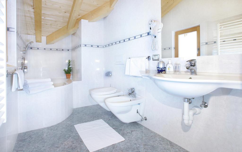Residence Carin Σέλβα ντι Βαλ Γκαρντένα Δωμάτιο φωτογραφία